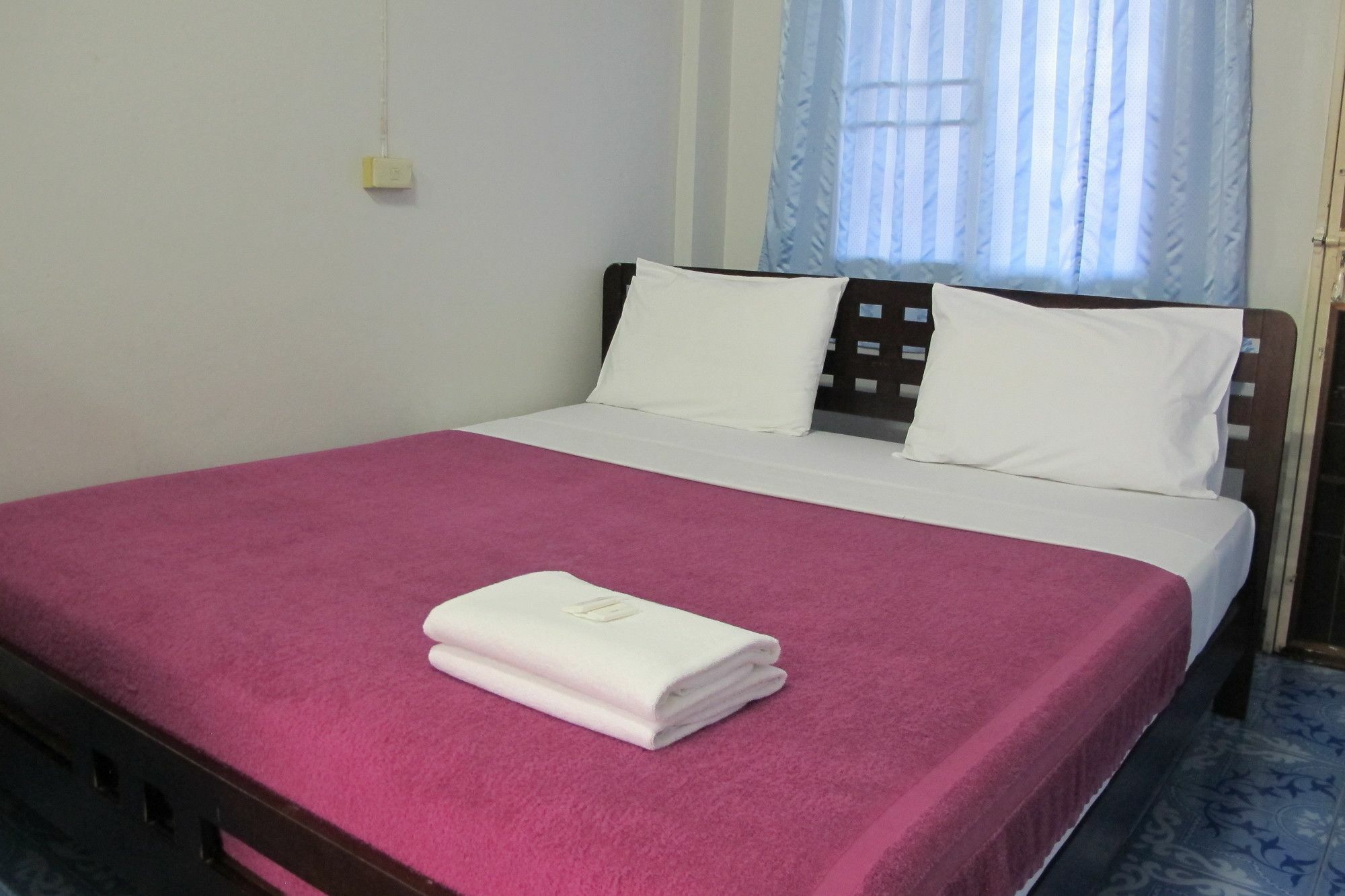 Samchai Hotel Si Racha Ngoại thất bức ảnh
