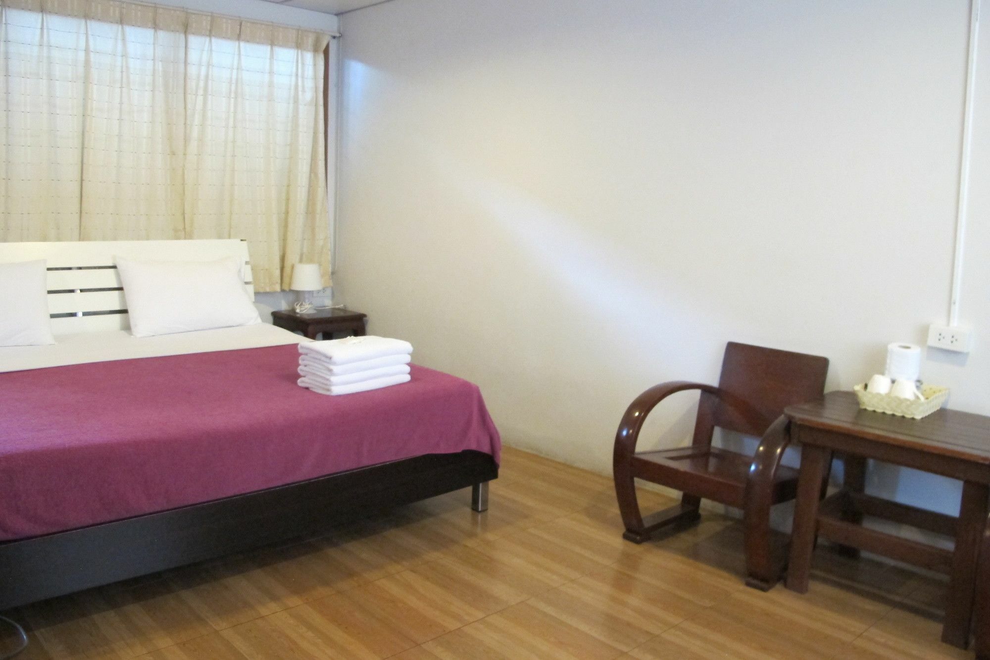 Samchai Hotel Si Racha Ngoại thất bức ảnh