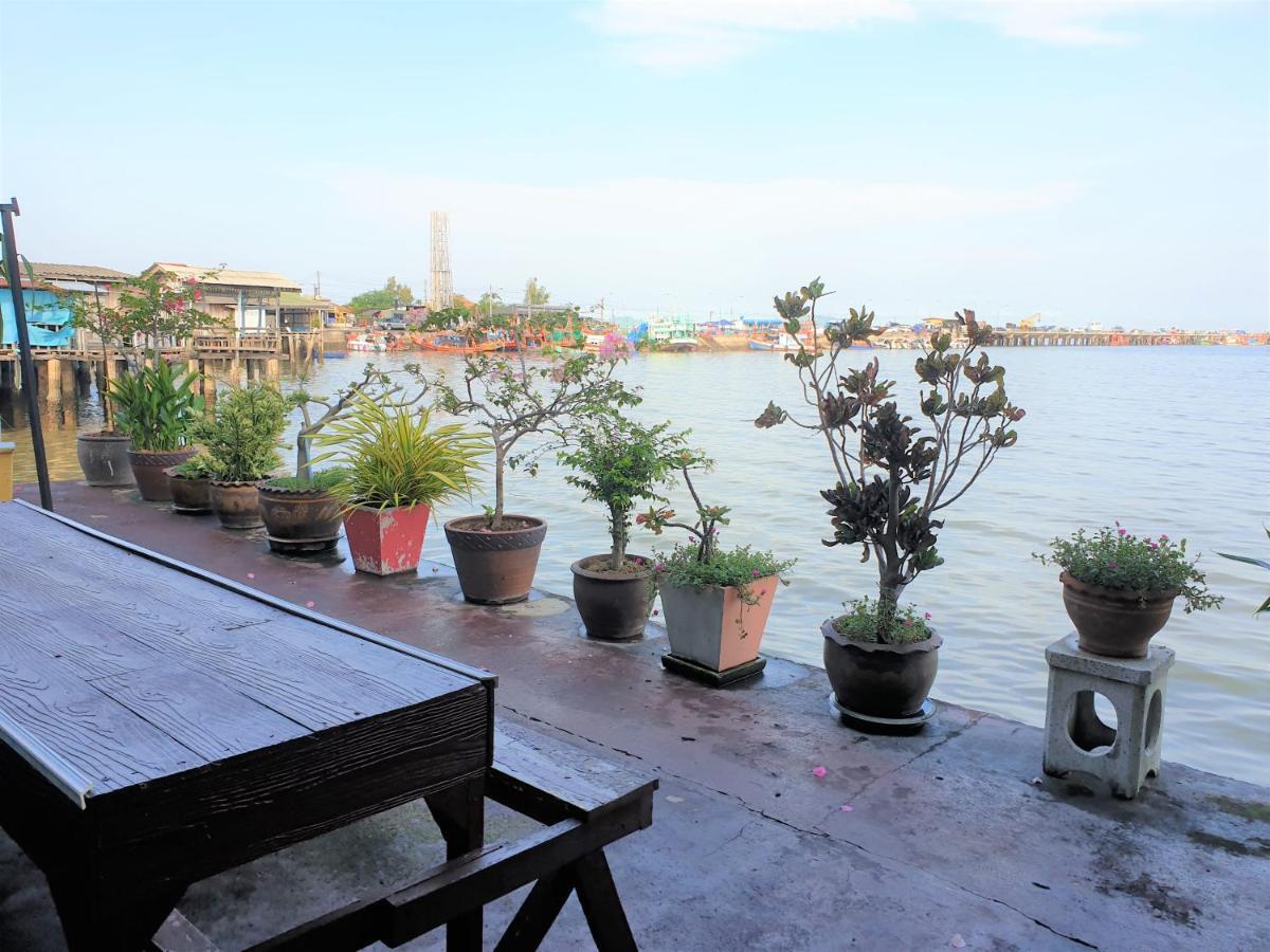 Samchai Hotel Si Racha Ngoại thất bức ảnh